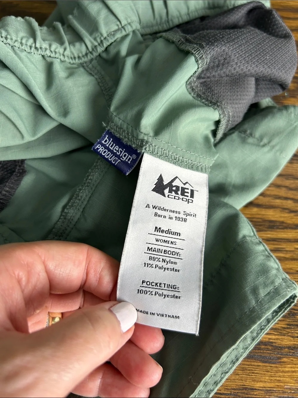 REI Co-op Women's Sage Green Hiking  Shorts SIZE MEDIUM